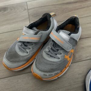 Boys shoes